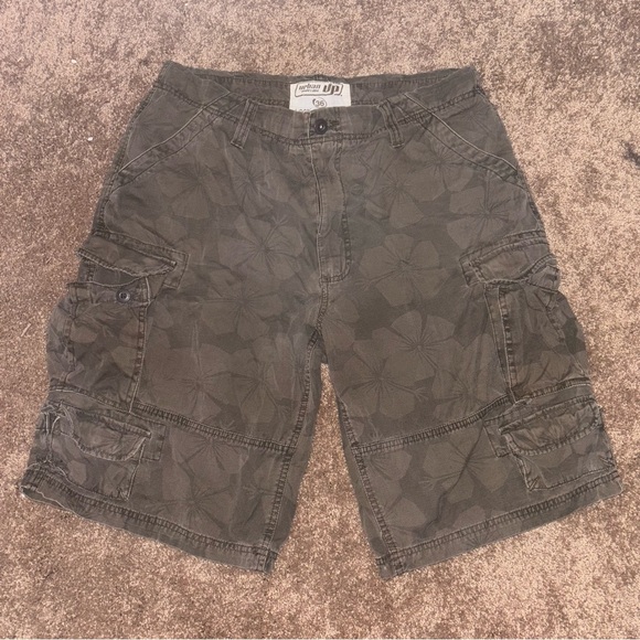 Urban Pipeline Men's Brown Cargo Shorts - Picture 1 of 3